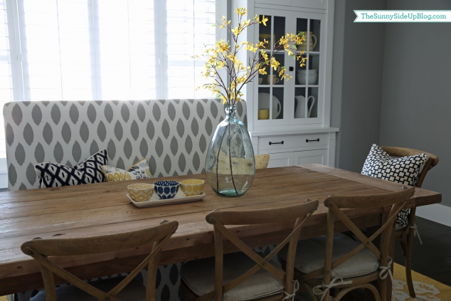 dining room table decor