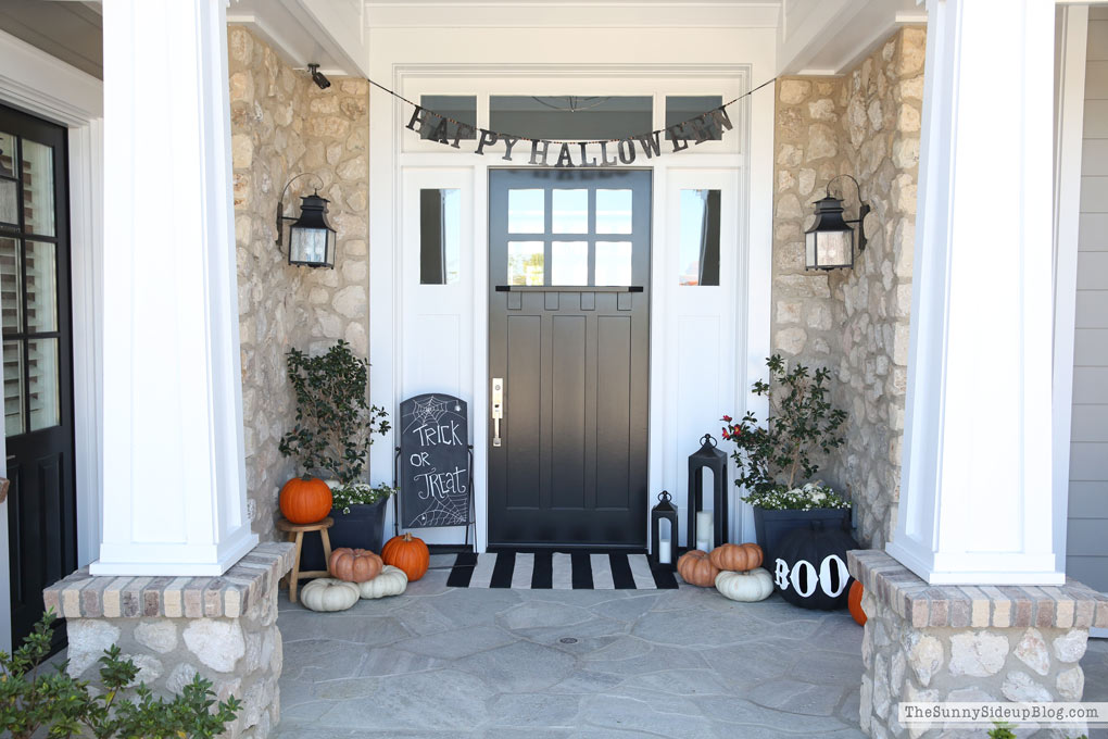 Halloween Porch Decor (Sunny Lifestyles)