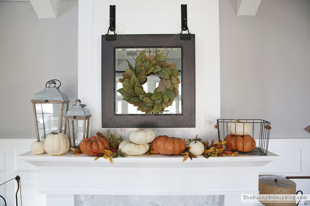 mantel decor (Sunny Lifestyles)