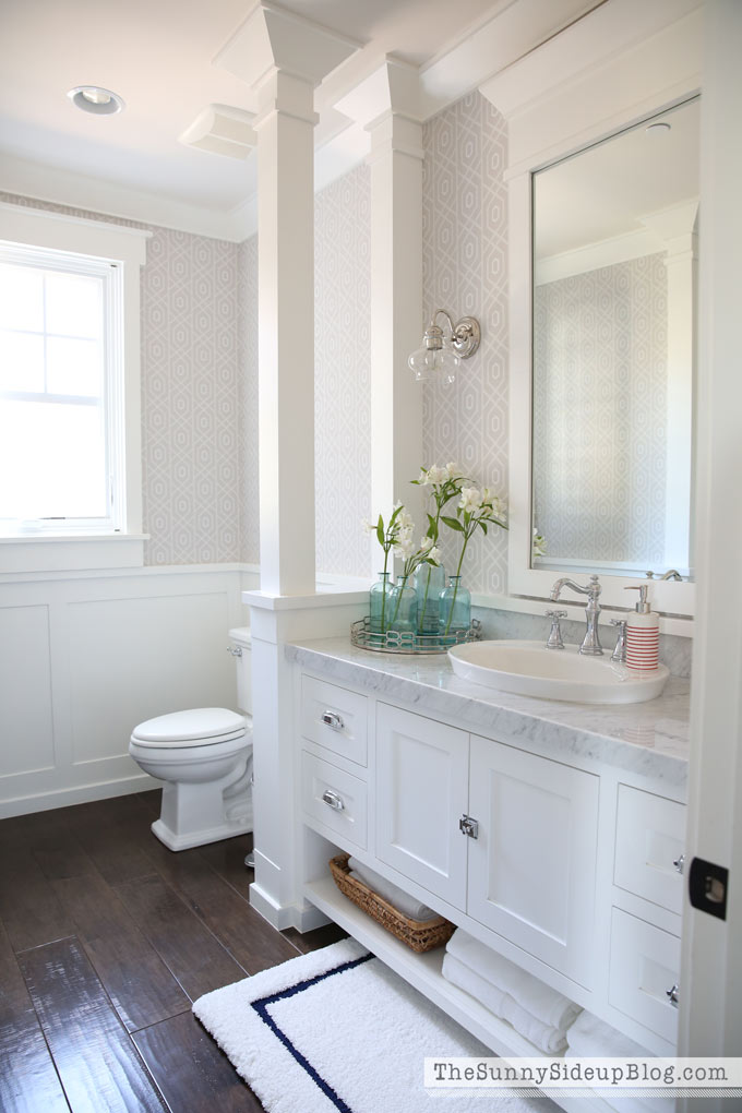 Powder bathroom (Sunny Lifestyles)