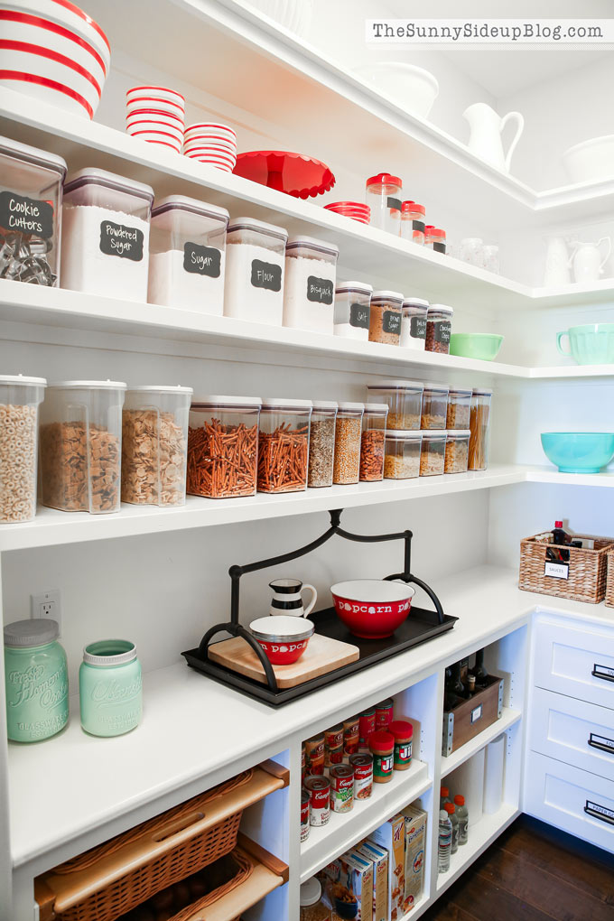 Organized Pantry (Sunny Lifestyles)