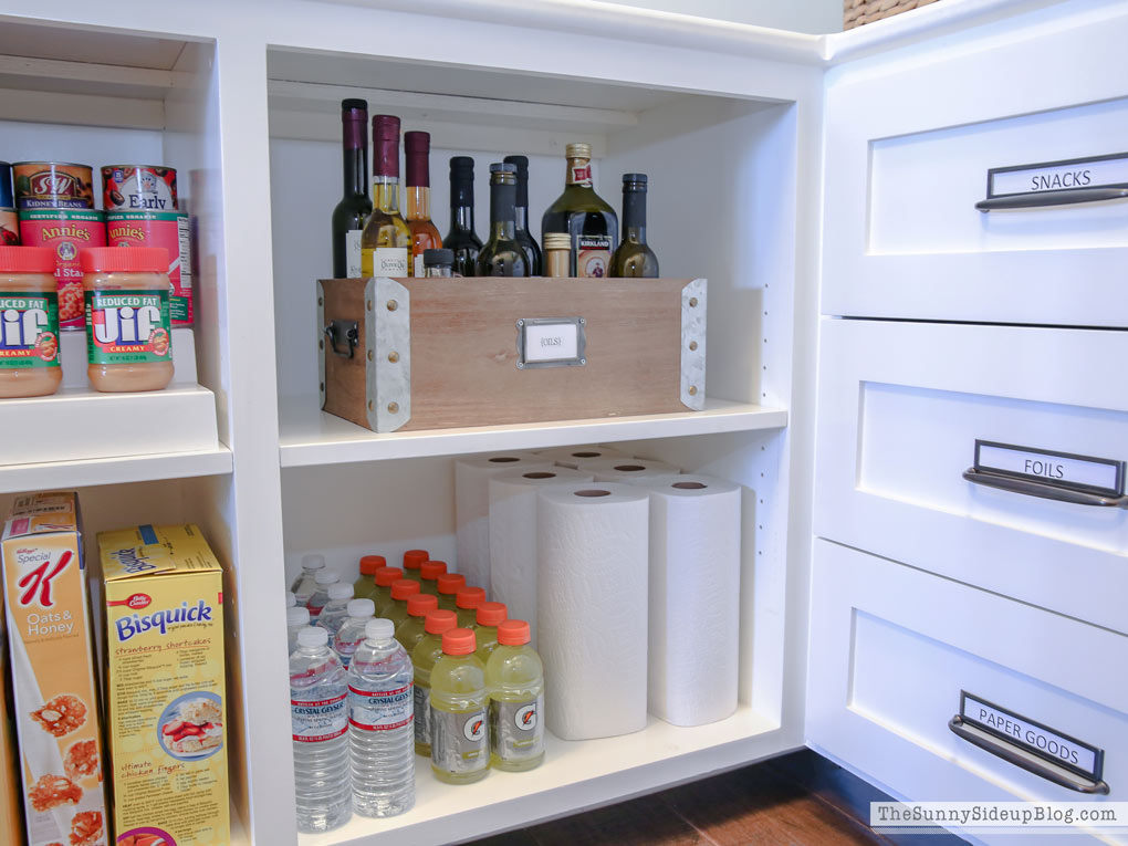 Organized Pantry (Sunny Lifestyles)