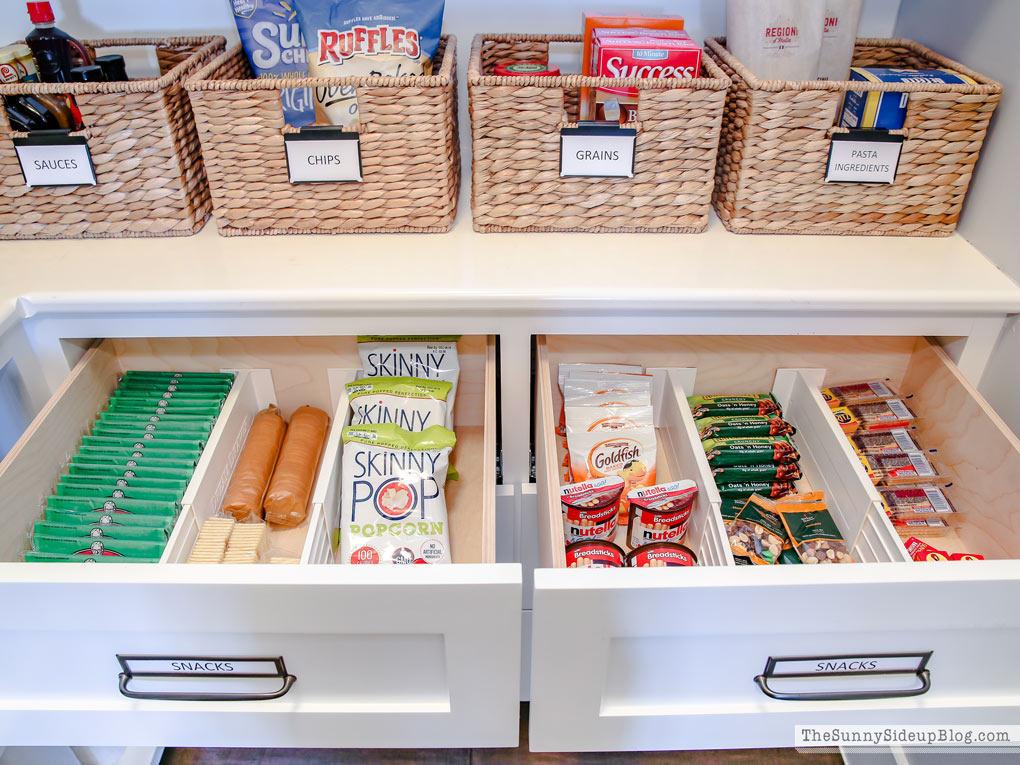 Organized Pantry (Sunny Lifestyles)