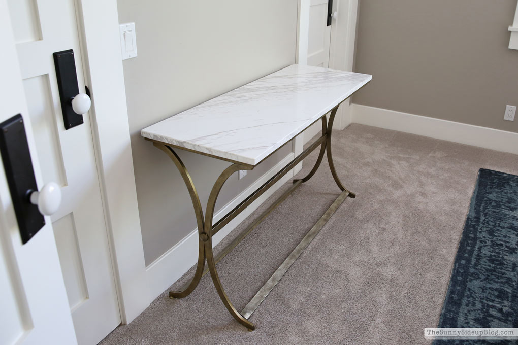 Guest Room Decor (Sunny Lifestyles)