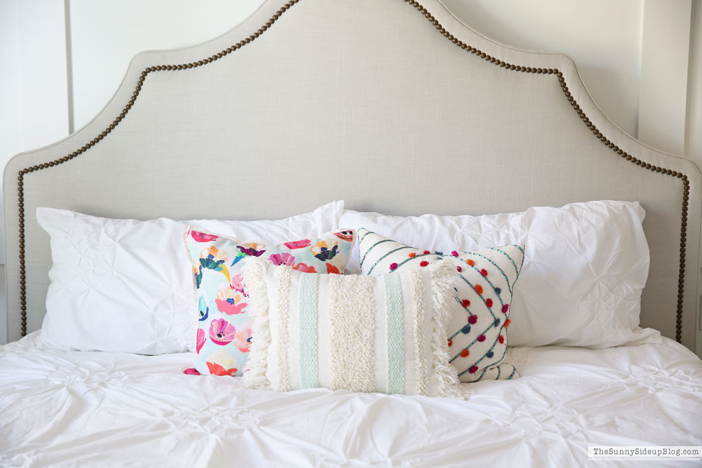 Guest Room Decor (Sunny Lifestyles)