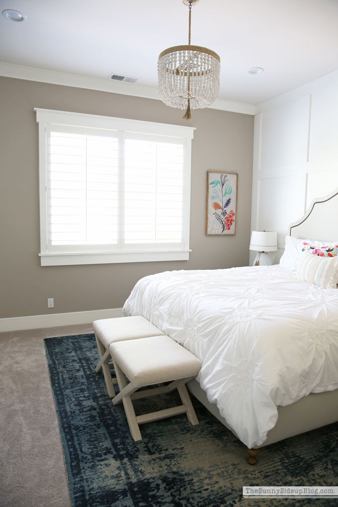 Guest Room Decor (Sunny Lifestyles)