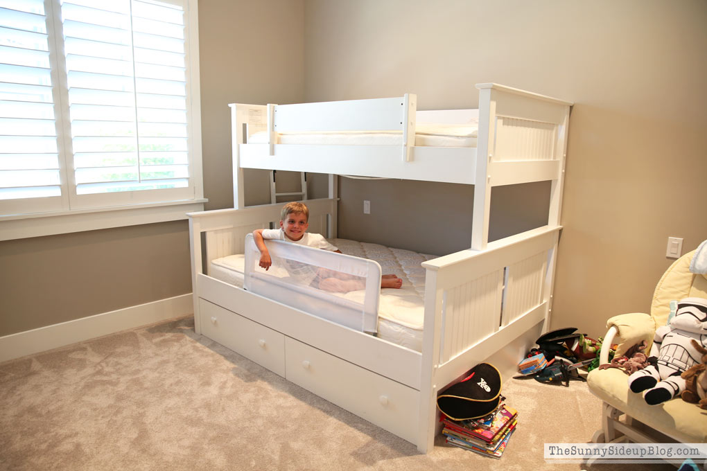 Guest Room Decor (Sunny Lifestyles)