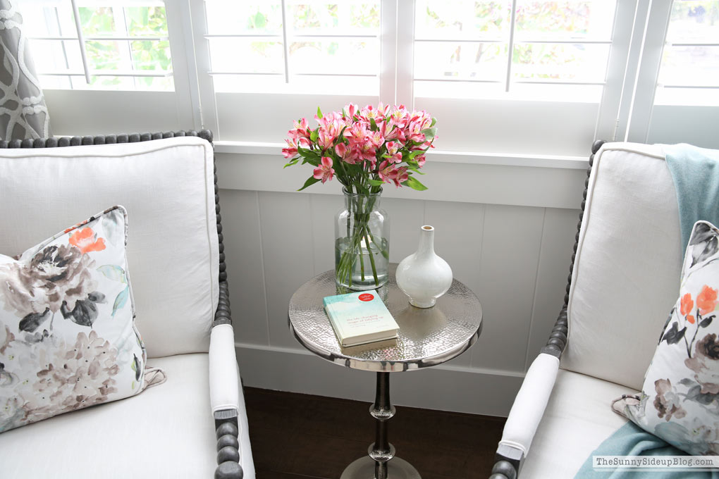 5 Tips to Create a Relaxing Bedroom (Sunny Lifestyles)