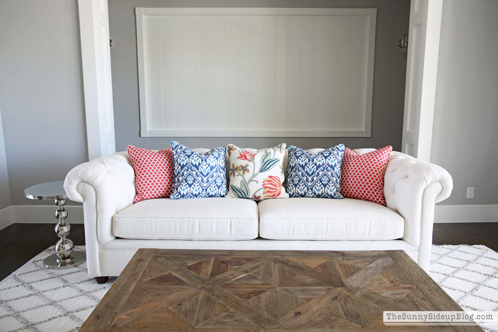 Shiplap Display Wall (Sunny Lifestyles)