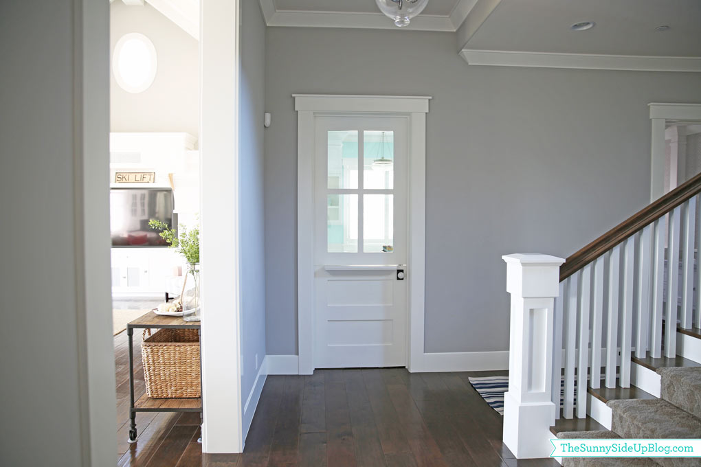 Shiplap Display Wall (Sunny Lifestyles)