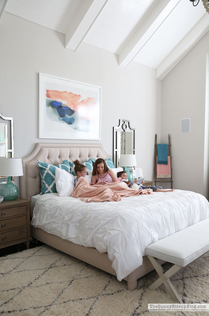 5 Tips to Create a Relaxing Bedroom (Sunny Lifestyles)