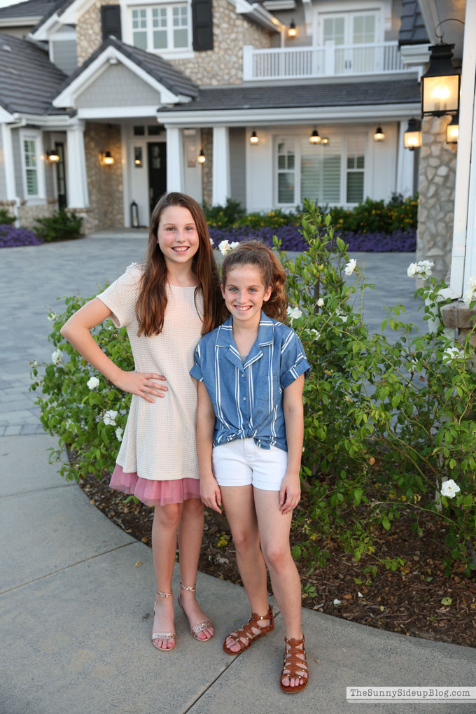Organizing Progress and Girls School Clothes (Sunny Lifestyles) 
