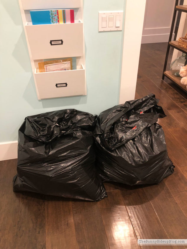 Organizing Progress and Girls School Clothes (Sunny Lifestyles) 