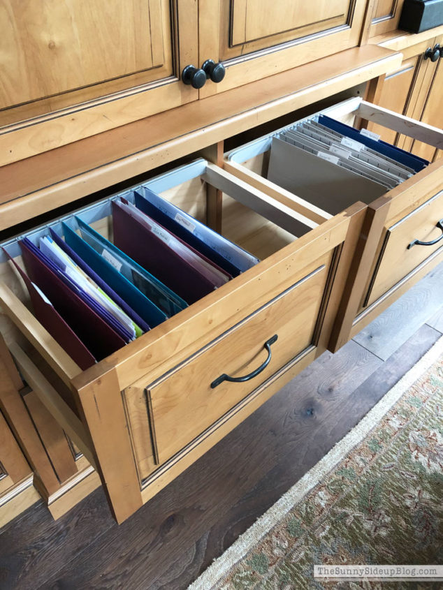 Organizing Progress and Girls School Clothes (Sunny Lifestyles) 