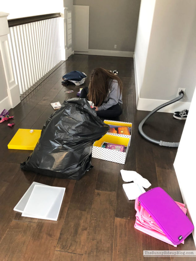 Organizing Progress and Girls School Clothes (Sunny Lifestyles) 
