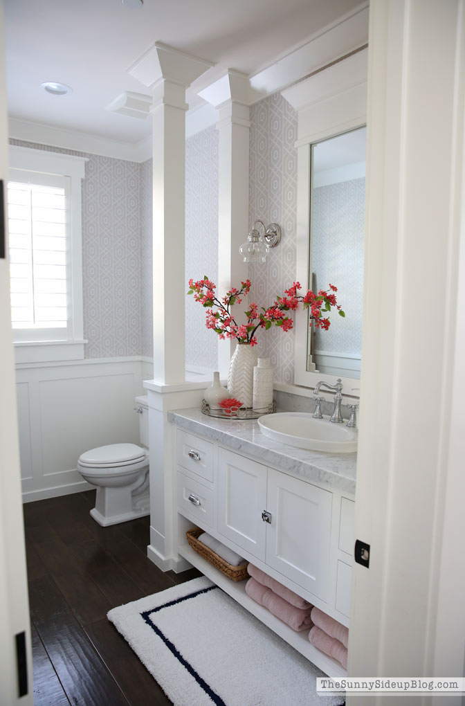 Bathroom Decor (Sunny Lifestyles)