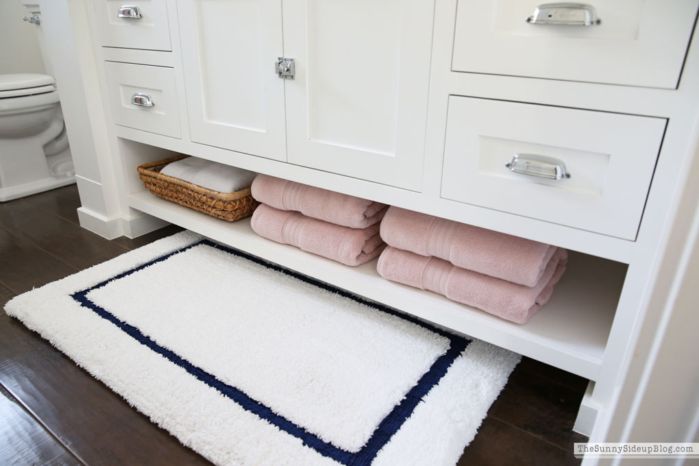 Bathroom Decor (Sunny Lifestyles)