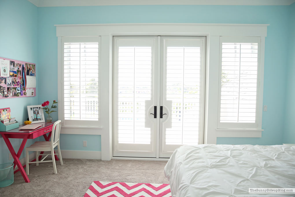 Girl's Bedroom Update (Sunny Lifestyles) 