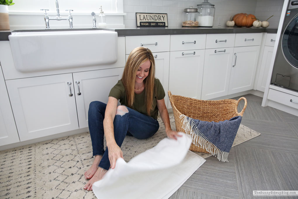 Laundry Room Decor (Sunny Lifestyles)