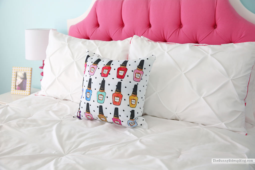 Girl's Bedroom Update (Sunny Lifestyles) 