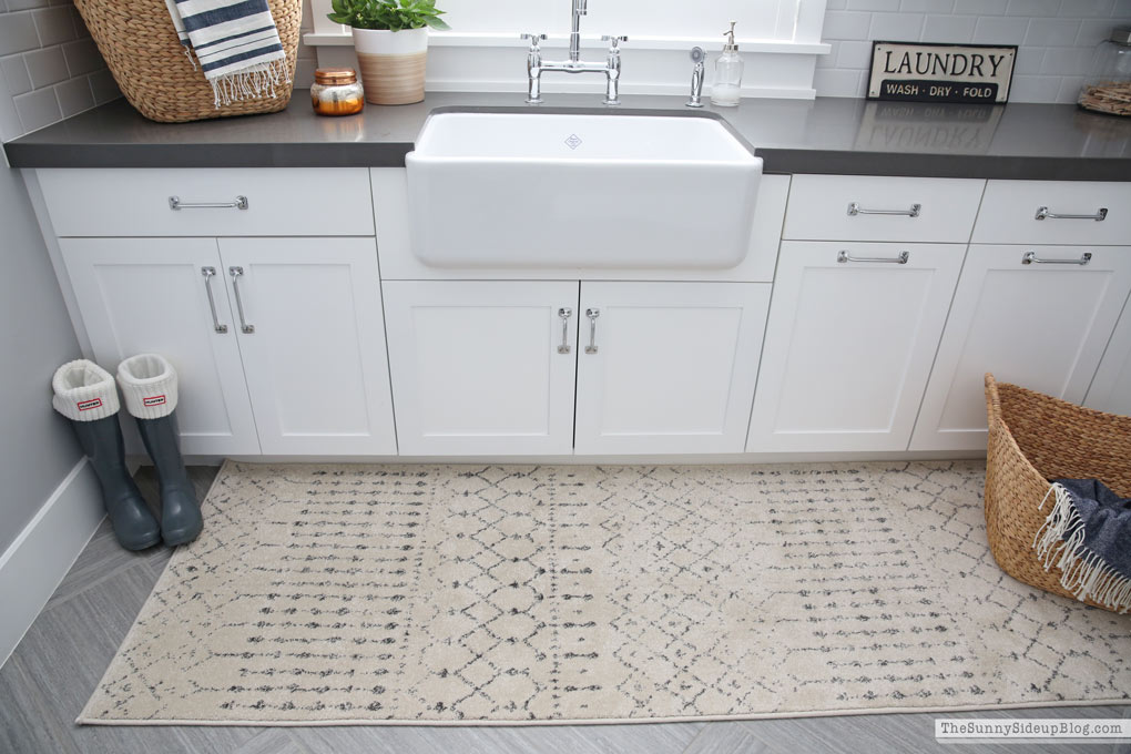 Laundry Room Decor (Sunny Lifestyles)
