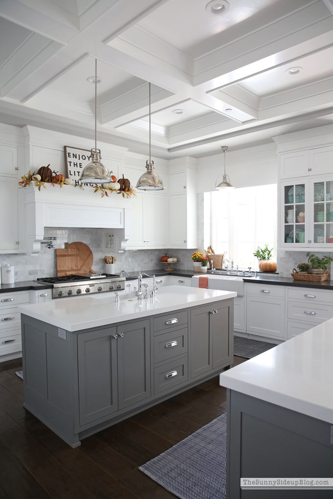 Fall Kitchen Decor (Sunny Lifestyles) #cofferedceiling #doubleislands 