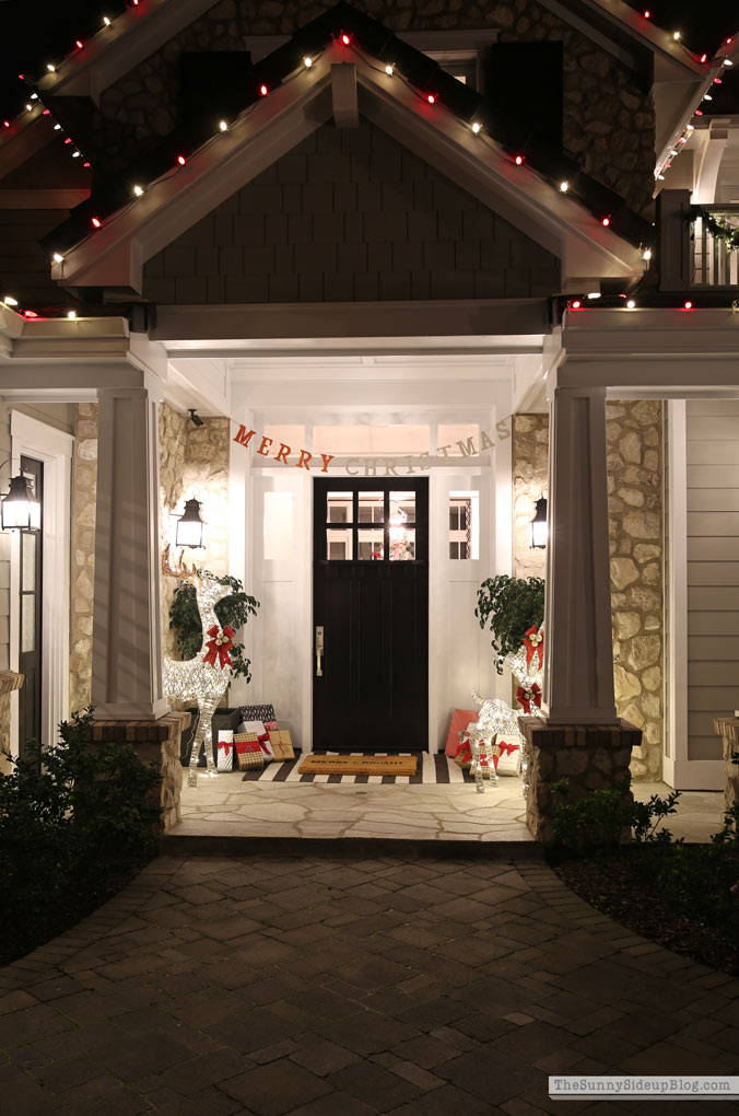 Christmas Homes at Night Tour (Sunny Lifestyles)