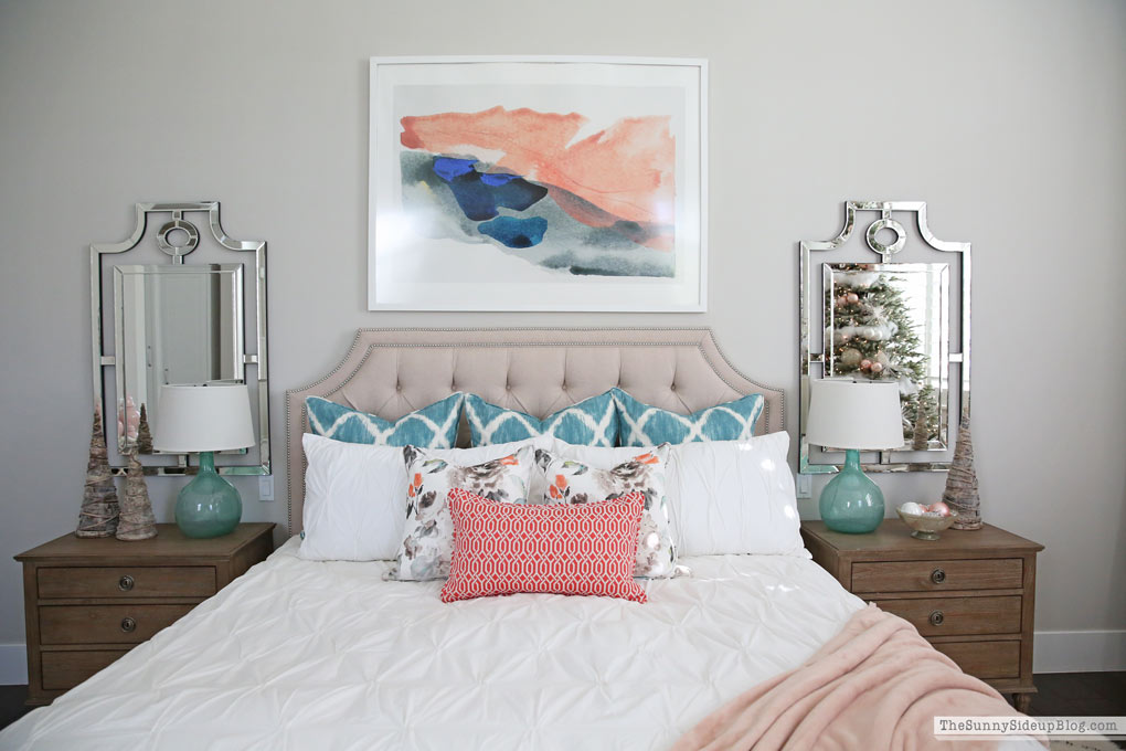 Master Bedroom Christmas Decor (Sunny Lifestyles)