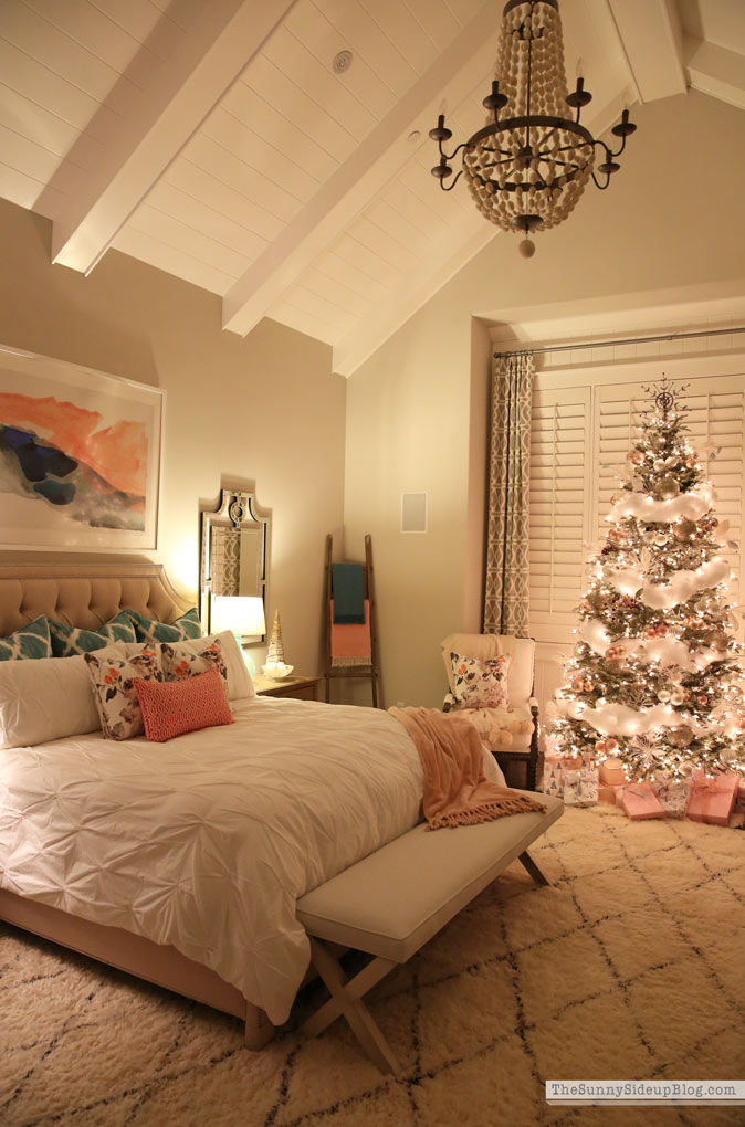 Christmas Homes at Night Tour (Sunny Lifestyles)