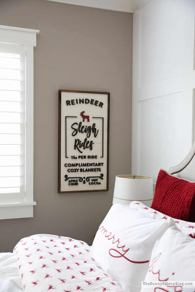 Christmas in the Guest Room (Sunny Lifestyles)
