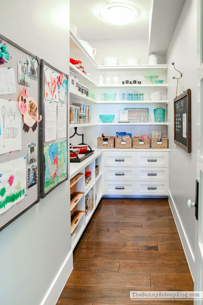 Organizing with baskets (Sunny Lifestyles)