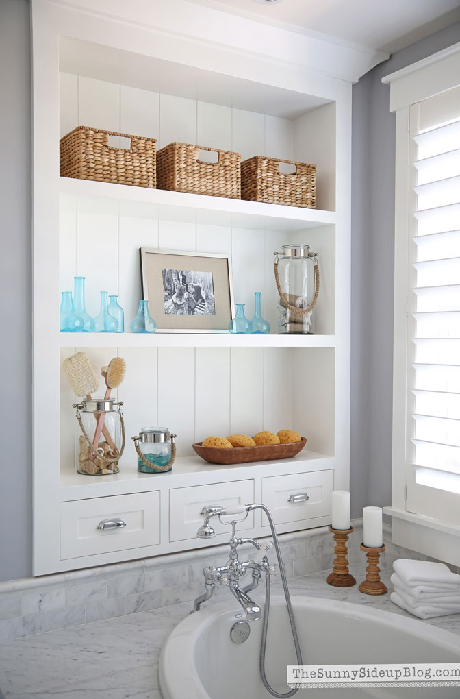 Organizing with baskets (Sunny Lifestyles)