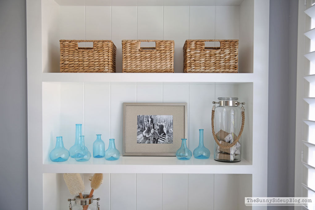 Organizing with baskets (Sunny Lifestyles)
