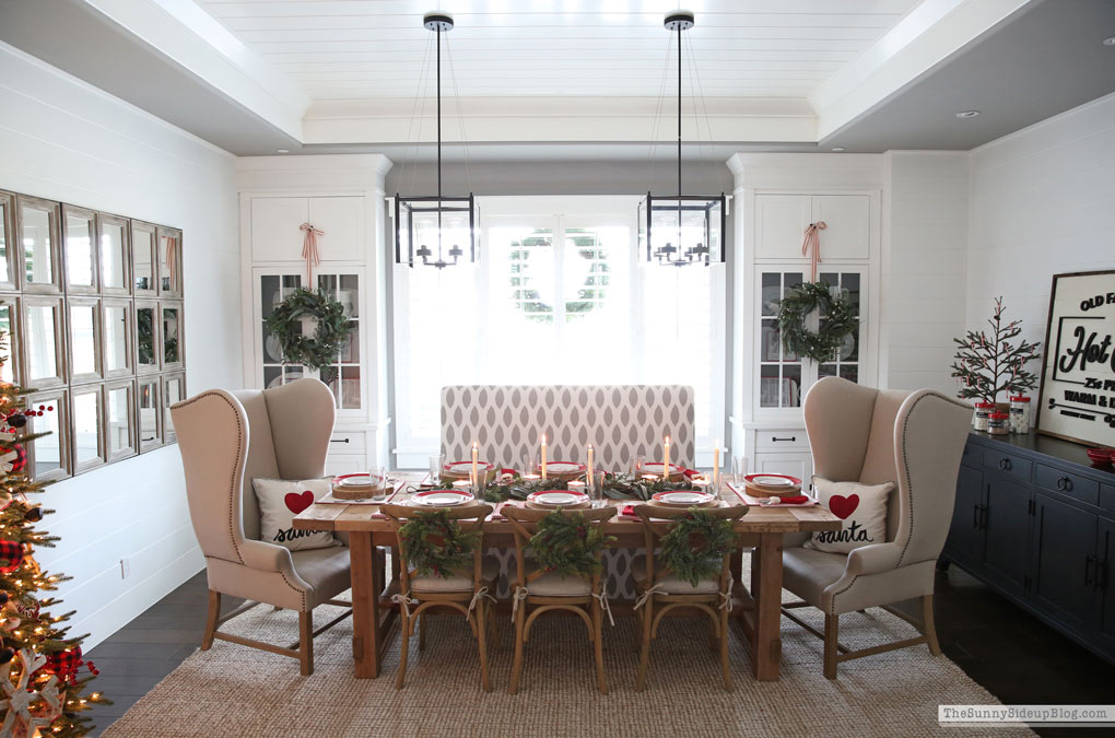 Dining Room Christmas Decor (Sunny Lifestyles)