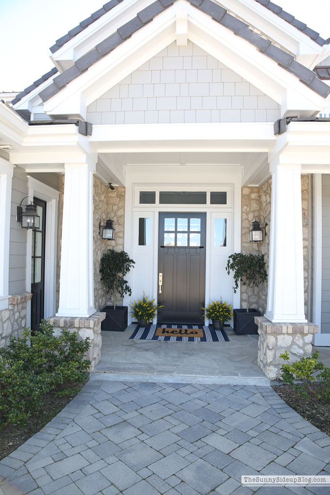 Coastal Craftsman home (Sunny Lifestyles)
