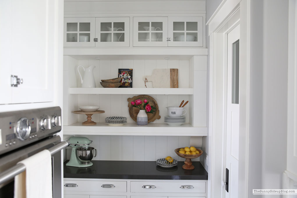 Kitchen Shelf Styling (Sunny Lifestyles)