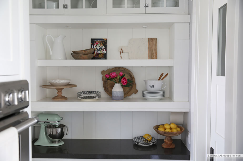 Kitchen Shelf Styling (Sunny Lifestyles)