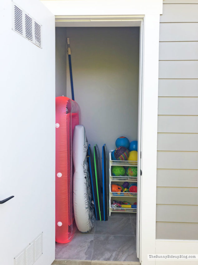 Outdoor Pool Organization (Sunny Lifestyles)