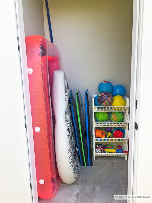 Outdoor Pool Organization (Sunny Lifestyles)
