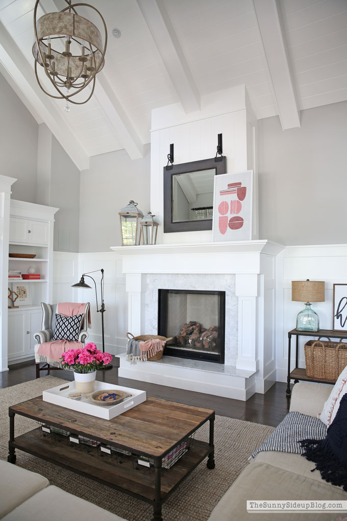 Family Room Spring/Summer Decor (Sunny Lifestyles)