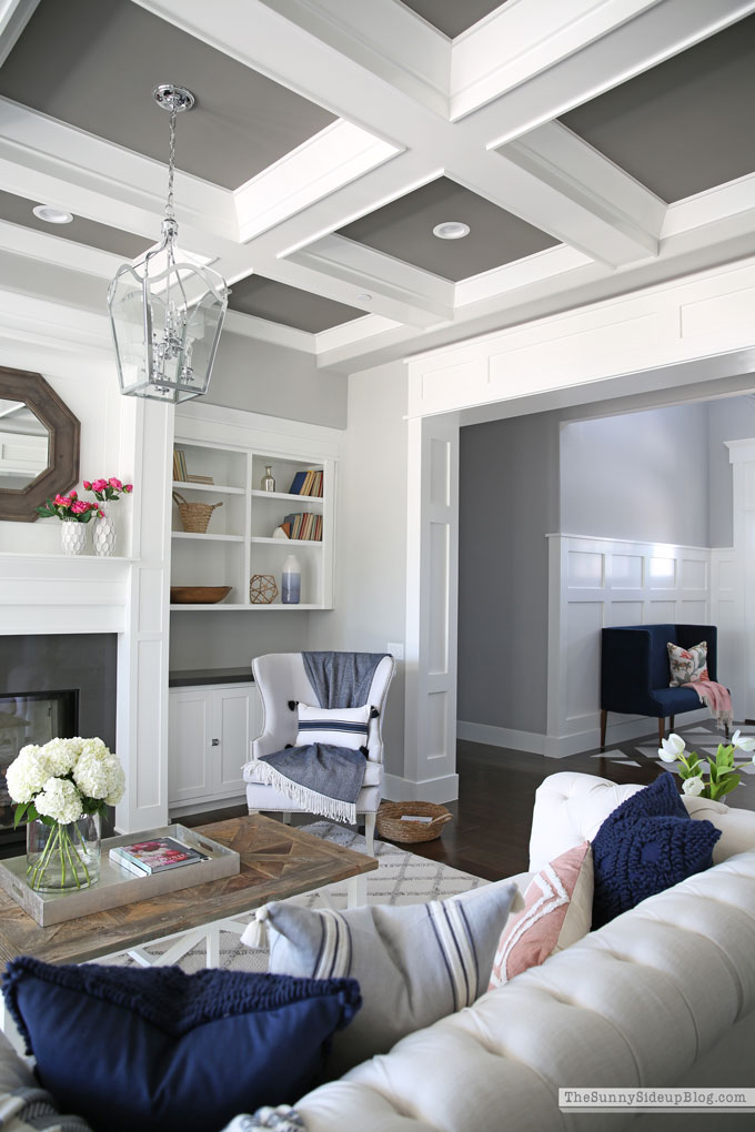 Summer Living Room Decor (Sunny Lifestyles)