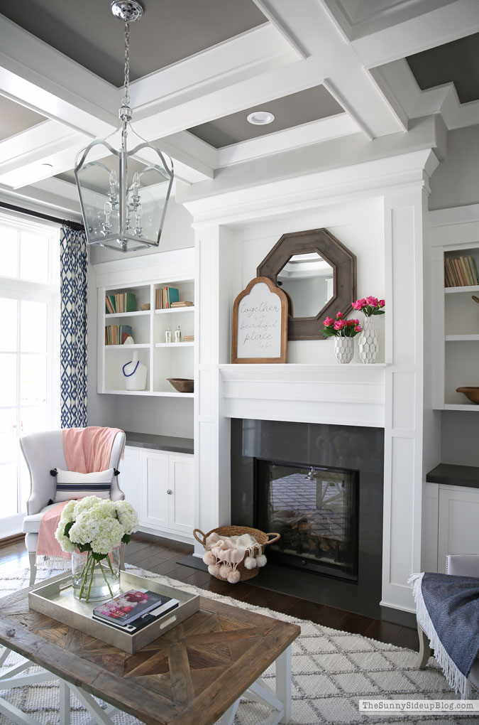 Summer Living Room Decor (Sunny Lifestyles)