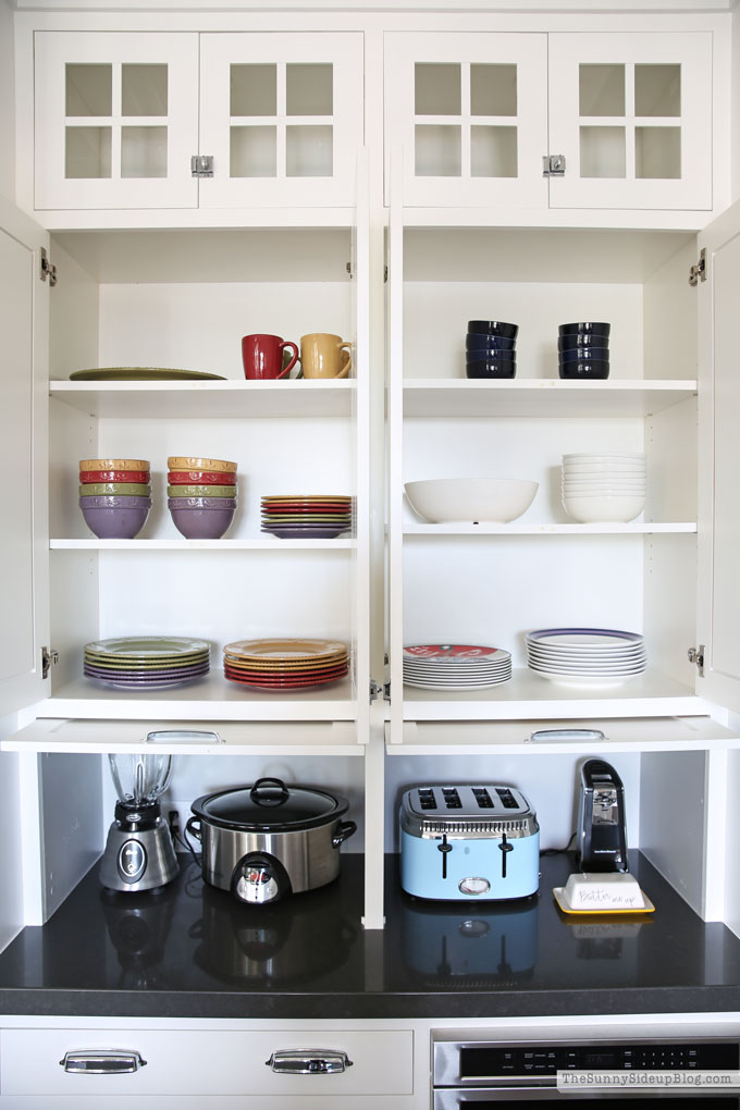 Organized Kitchen Cupboards (Sunny Lifestyles)