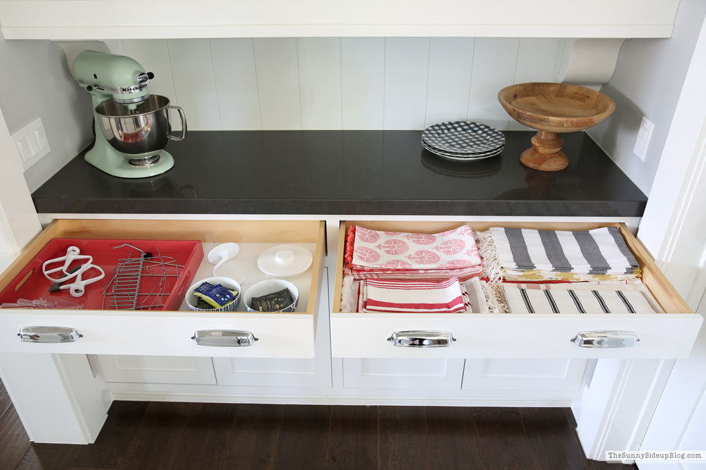 Organized Kitchen Cupboards (Sunny Lifestyles)