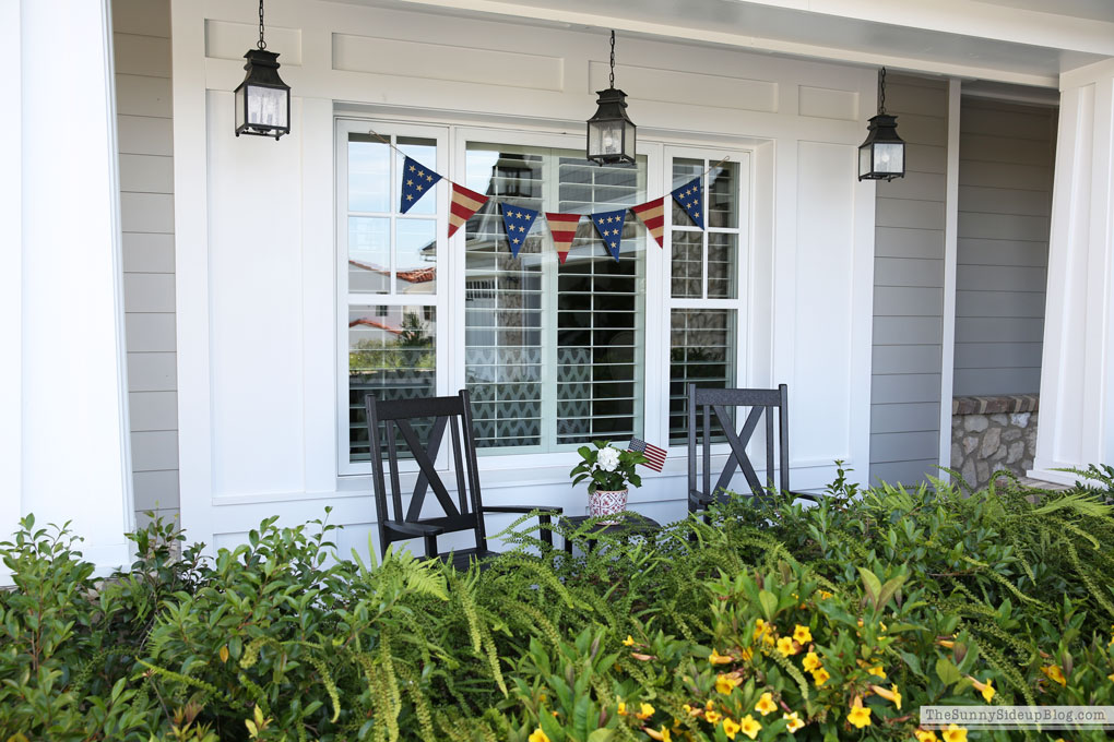 4th of July Porch (new rocking chairs!) Sunny Lifestyles