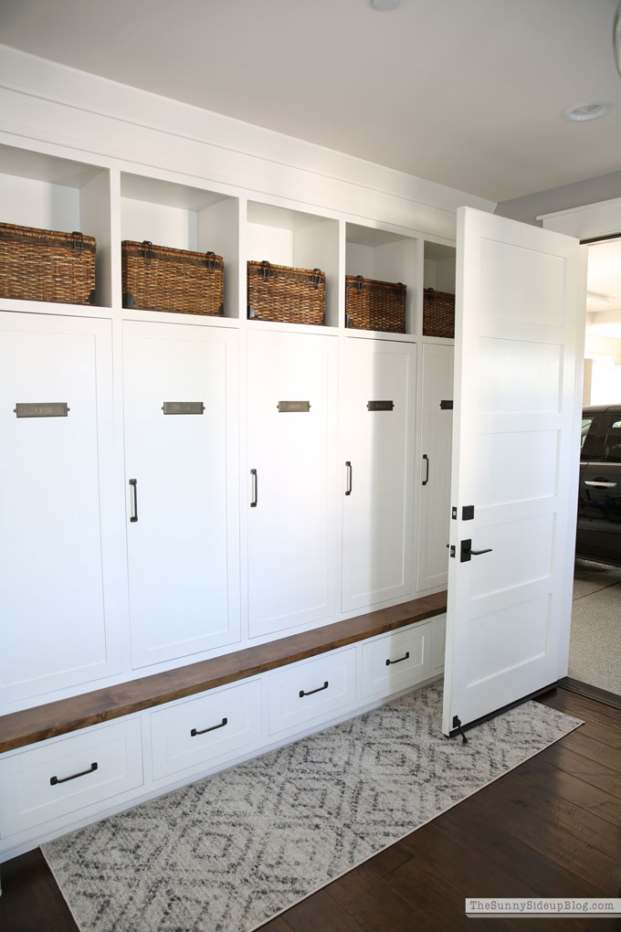 Mudroom Summer Refresh (Sunny Lifestyles)