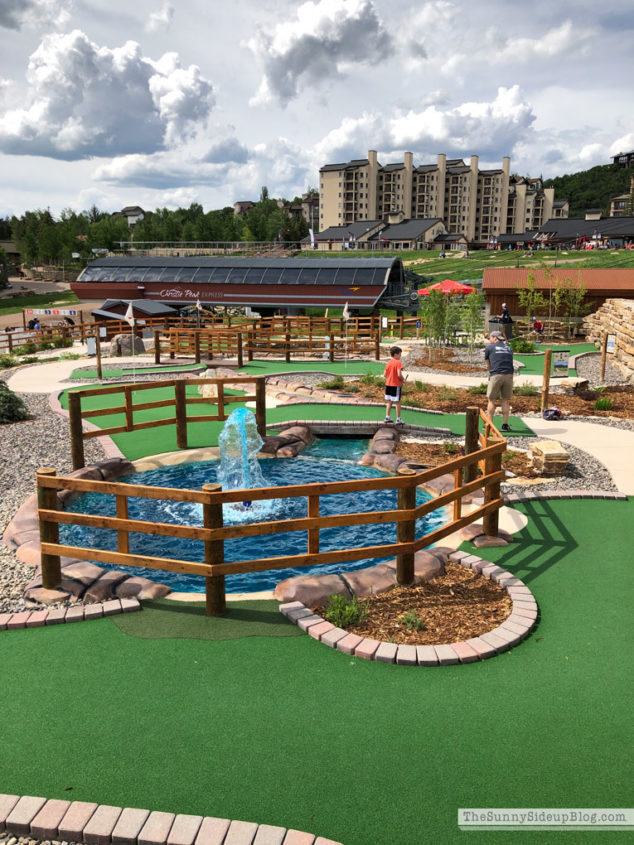 Vacation in Colorado Springs (Sunny Lifestyles)