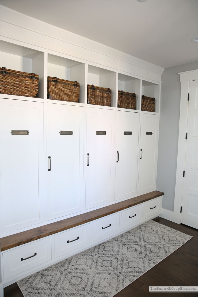 Mudroom Summer Refresh (Sunny Lifestyles)
