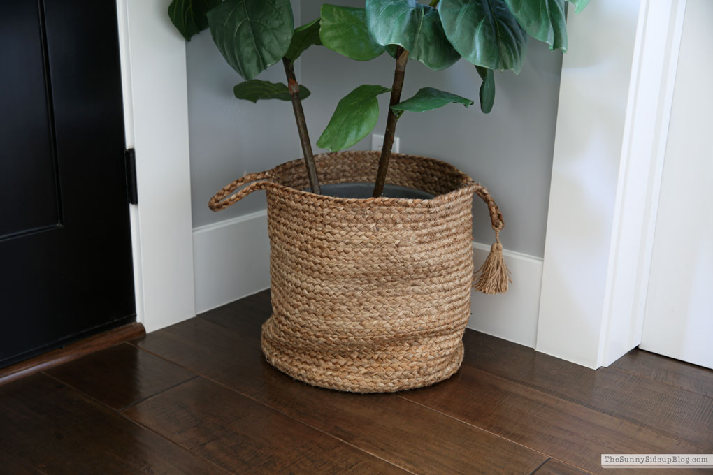 Mudroom Summer Refresh (Sunny Lifestyles)