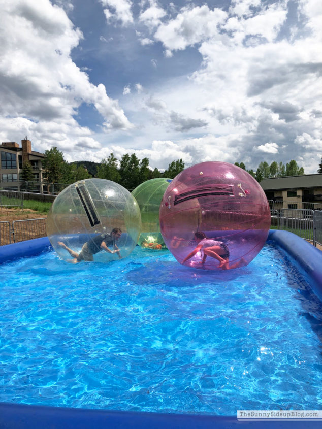 Vacation in Colorado Springs (Sunny Lifestyles)